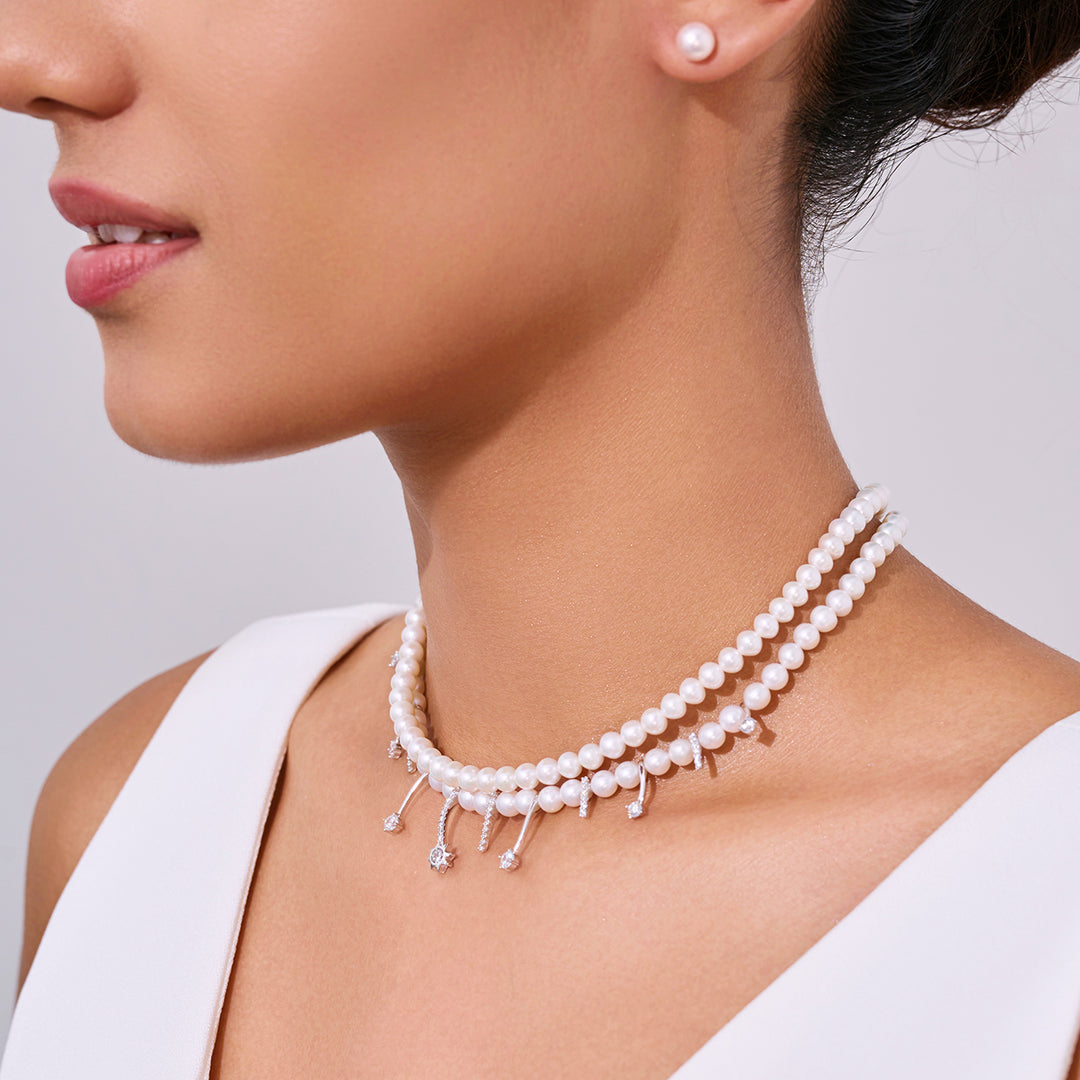 أقراط مسمارية من اللؤلؤ المائي العذب من الدرجة الأولى بذهب عيار 18 قيراط KE00023