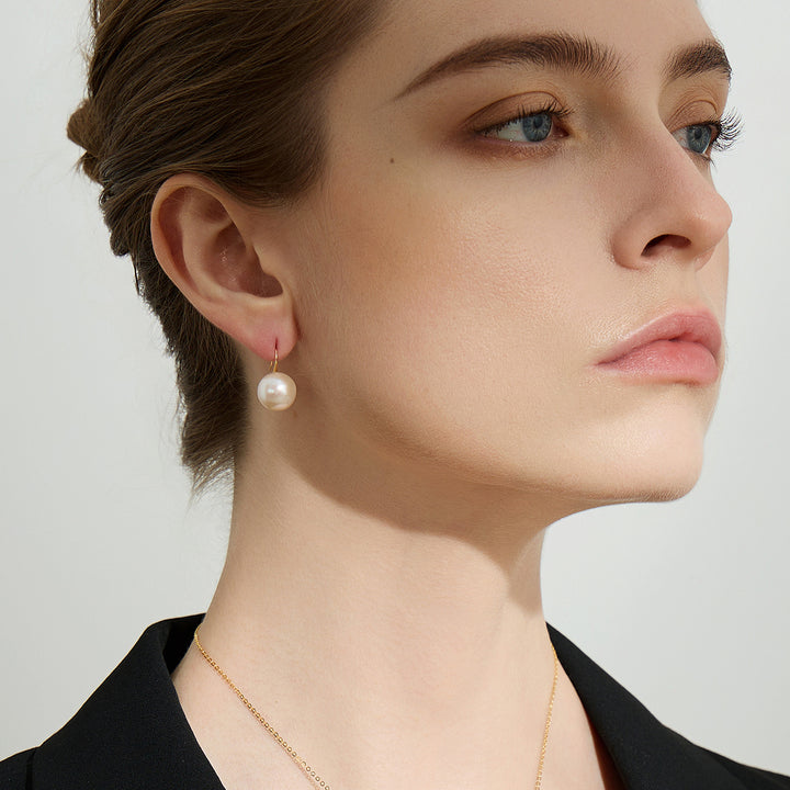 18K Solid Gold Elegant Freshwater Pearl Earrings KE00064