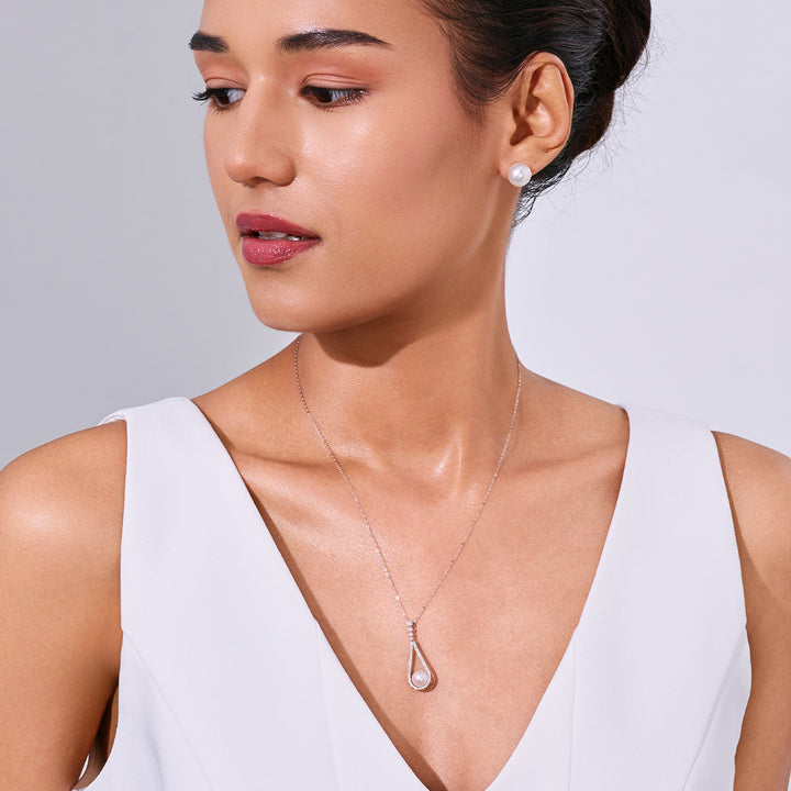 Collier en or massif 18 carats avec perle d'eau douce KN00175