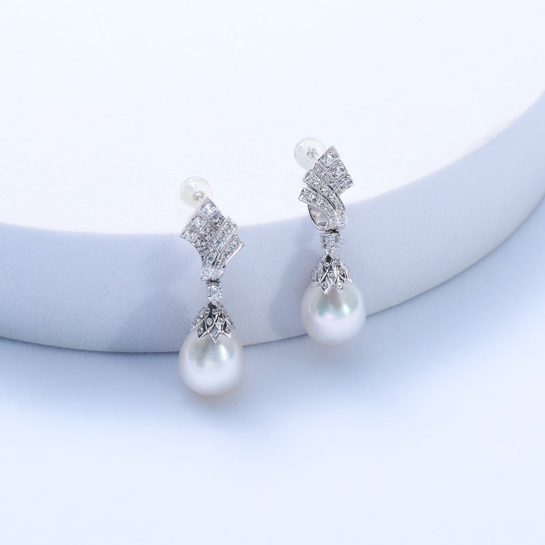 Boucle d'oreille en or massif 18 carats avec perle blanche australienne KE00228