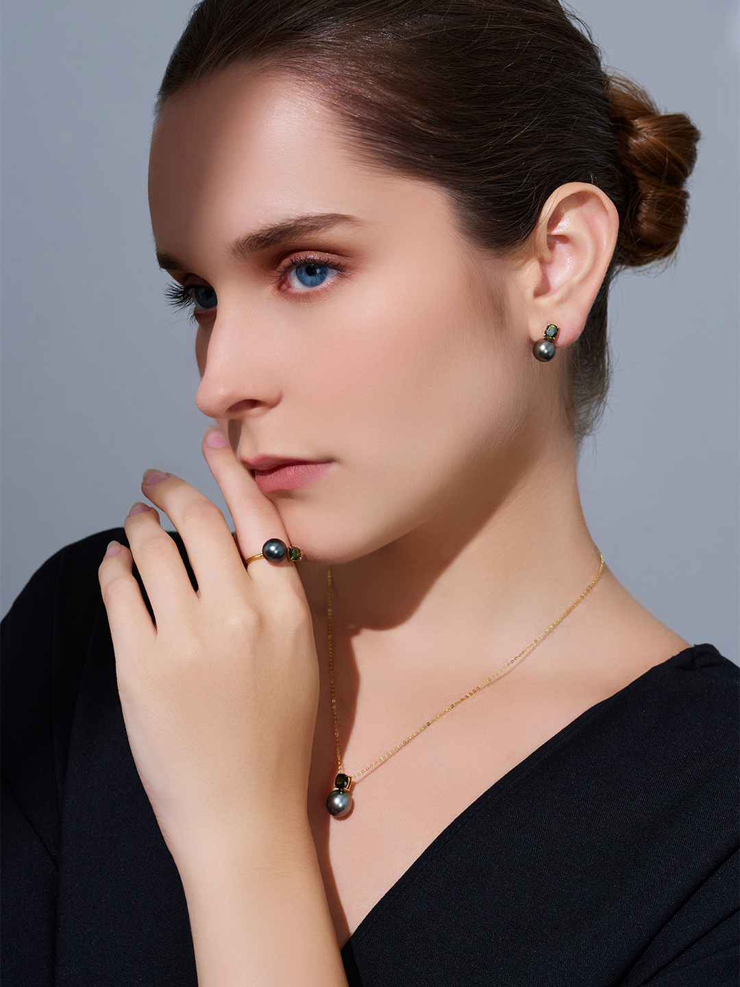 18K Gold Tahitian Pearl Earrings KE00283