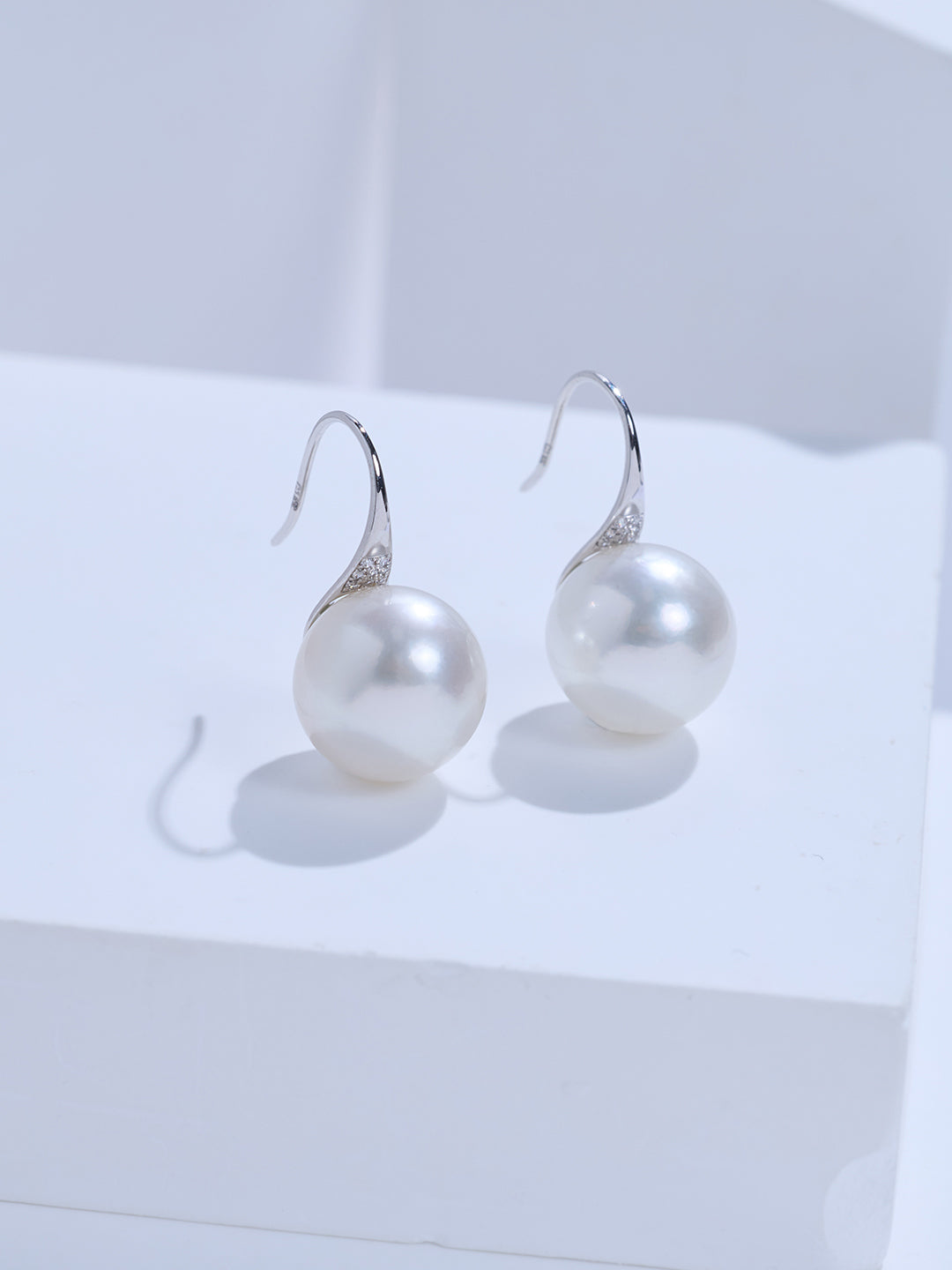 18k Solid Gold Australian White South Sea Pearl Earrings KE00284