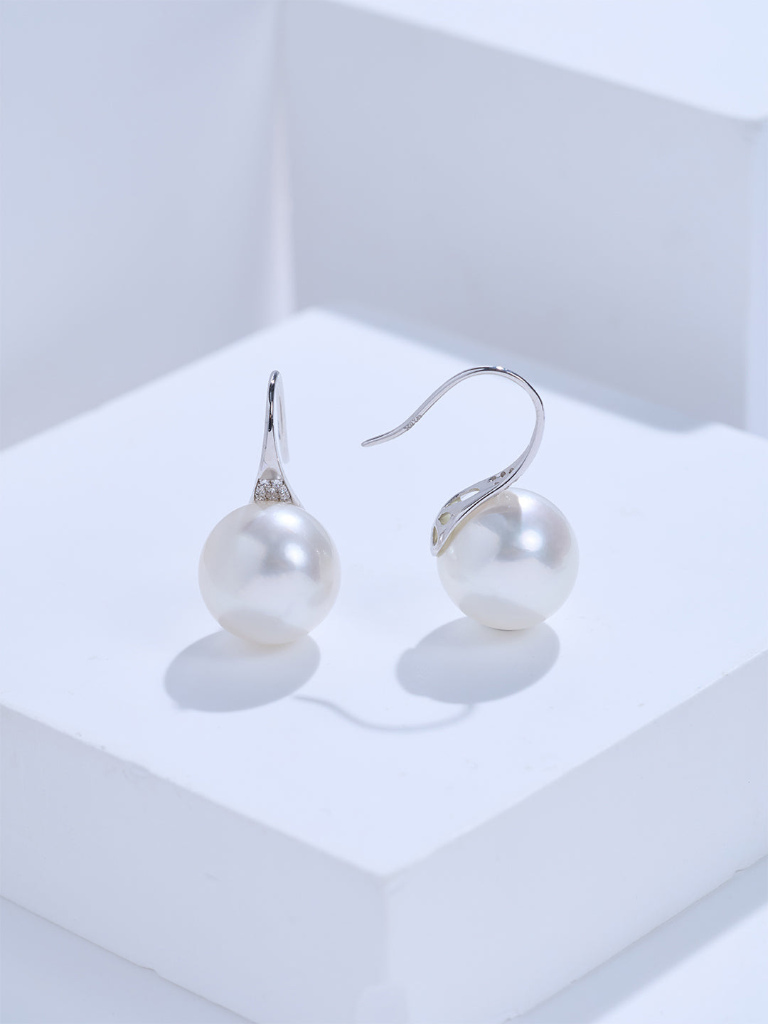 18k Solid Gold Australian White South Sea Pearl Earrings KE00284