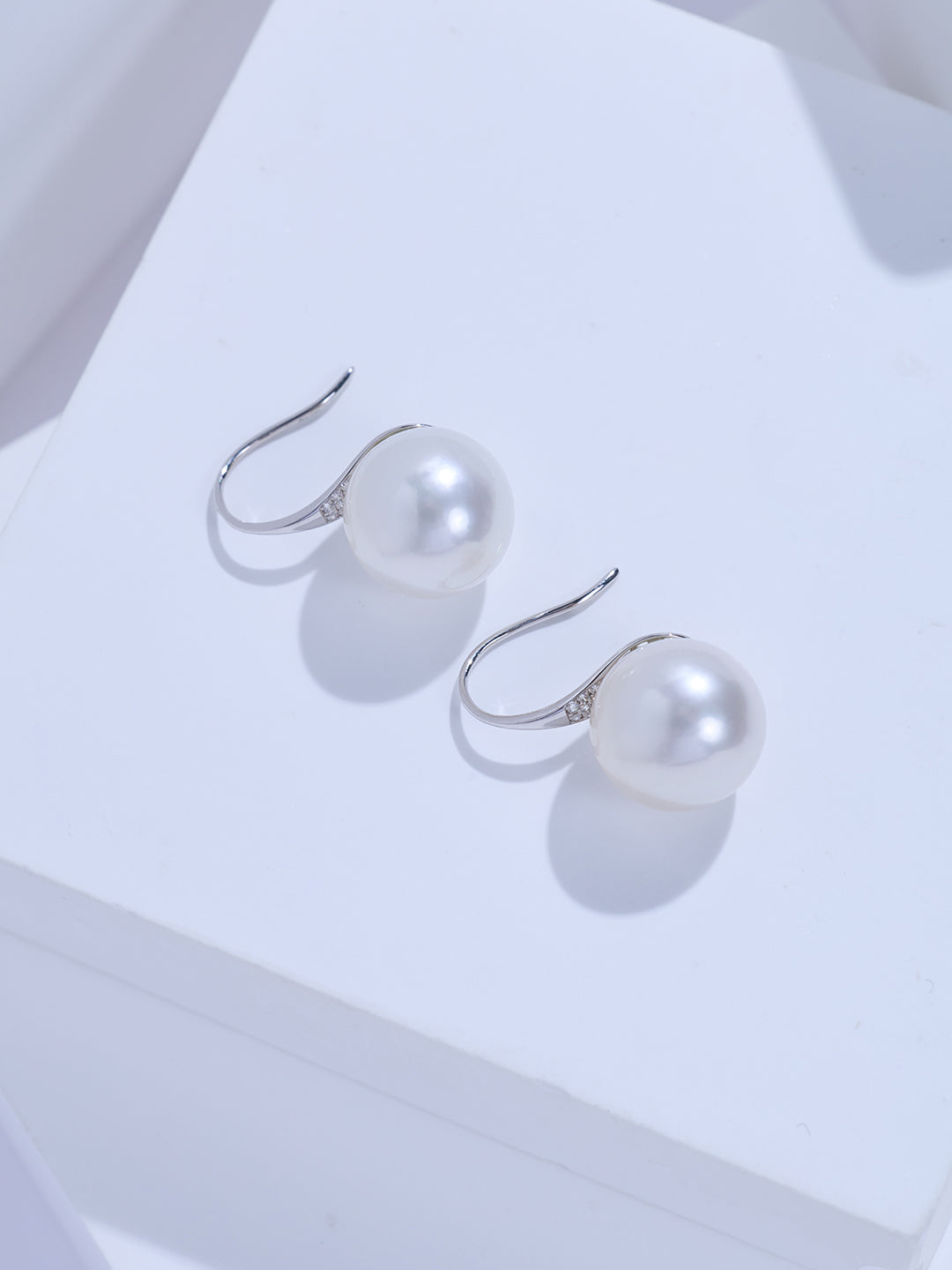 18k Solid Gold Australian White South Sea Pearl Earrings KE00284