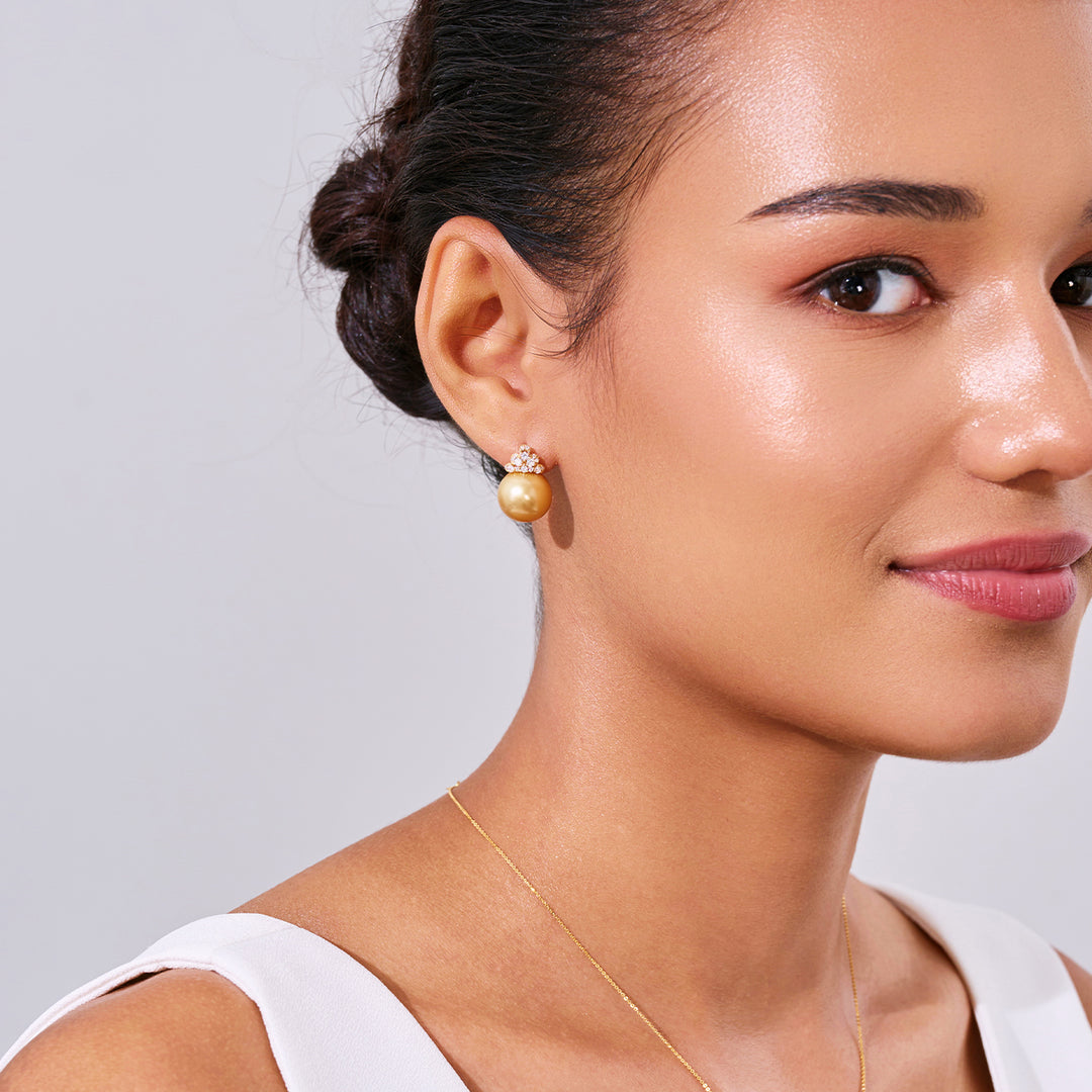 Orecchini con perla dorata del Mare del Sud in oro massiccio 18K KE00287