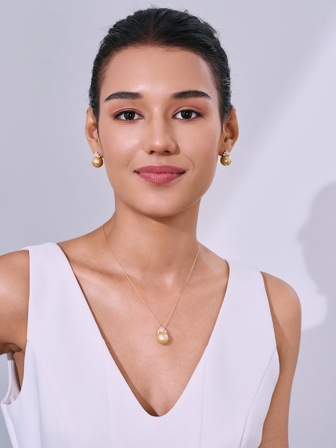 18K Massivgold Südsee Goldene Perlenohrringe KE00287