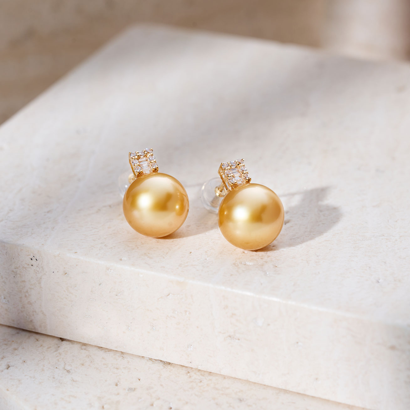 18K Solid Gold South Sea Golden Pearl Stud Earrings KE00293 - PEARLY LUSTRE