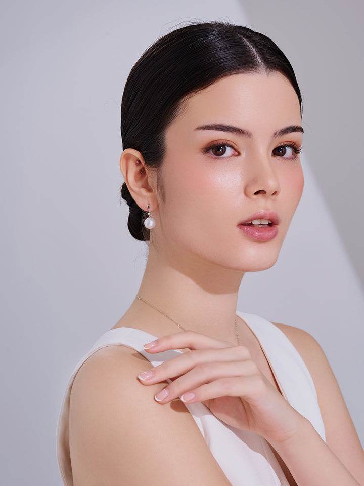 قرط لؤلؤة بيضاء أسترالية من الذهب الخالص عيار 18 قيراط KE00302