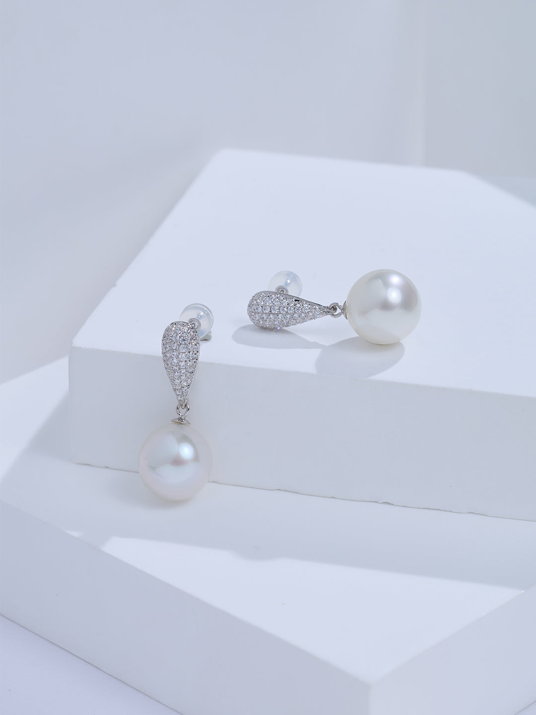 Top Grade 18k Solid Gold Australian White Pearl Earring KE00314