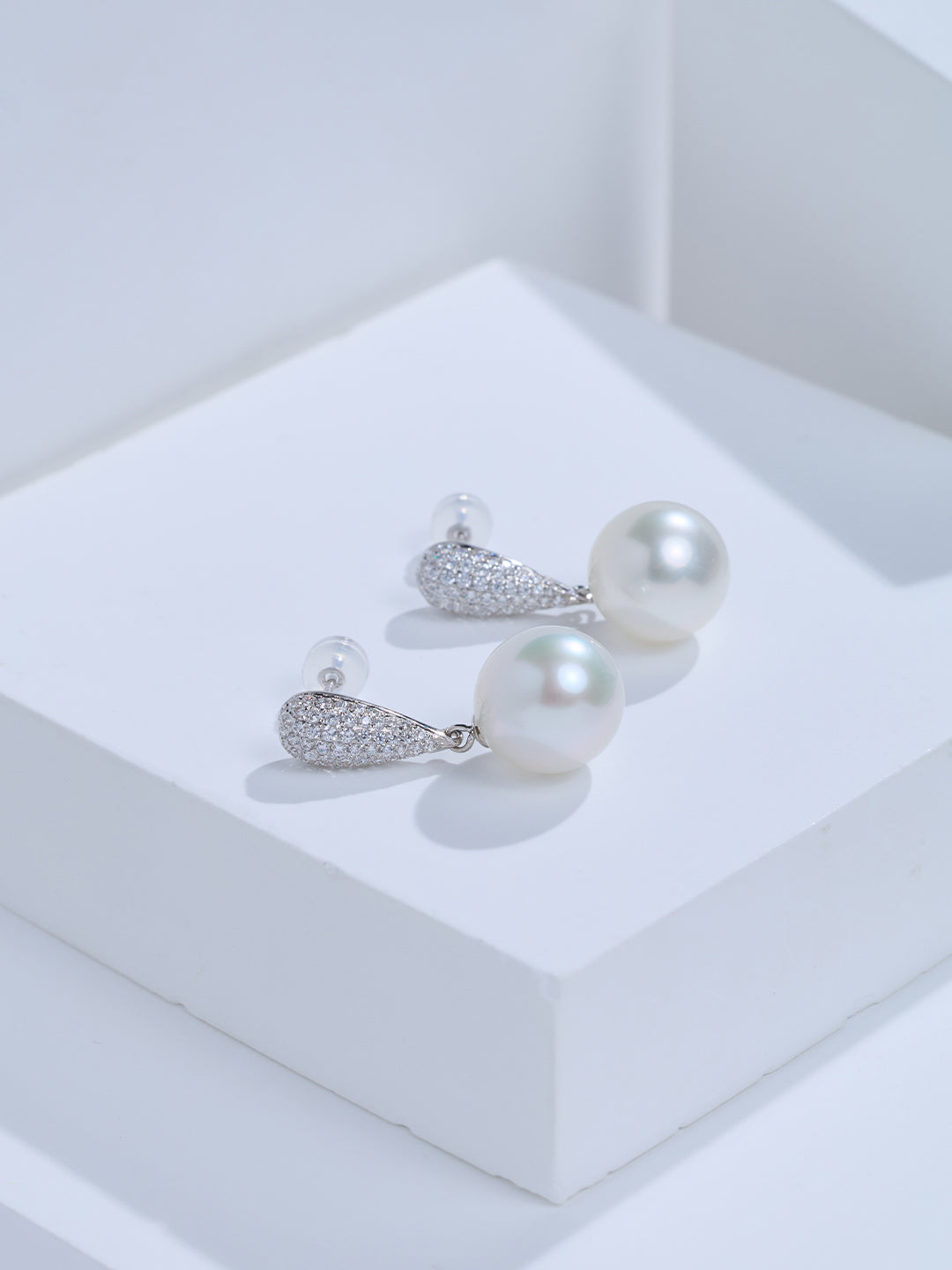 Top Grade 18k Solid Gold Australian White Pearl Earring KE00314
