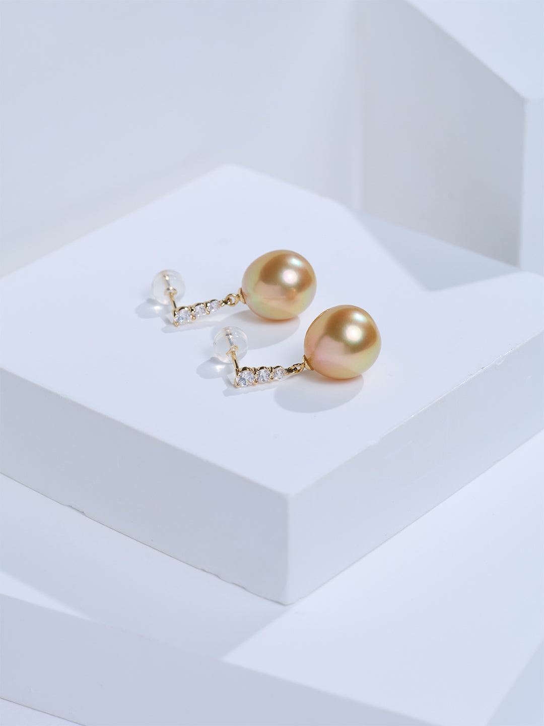 Top Grade 18K Solid Gold﻿ South Sea Golden Pearl Stud Earrings KE00320