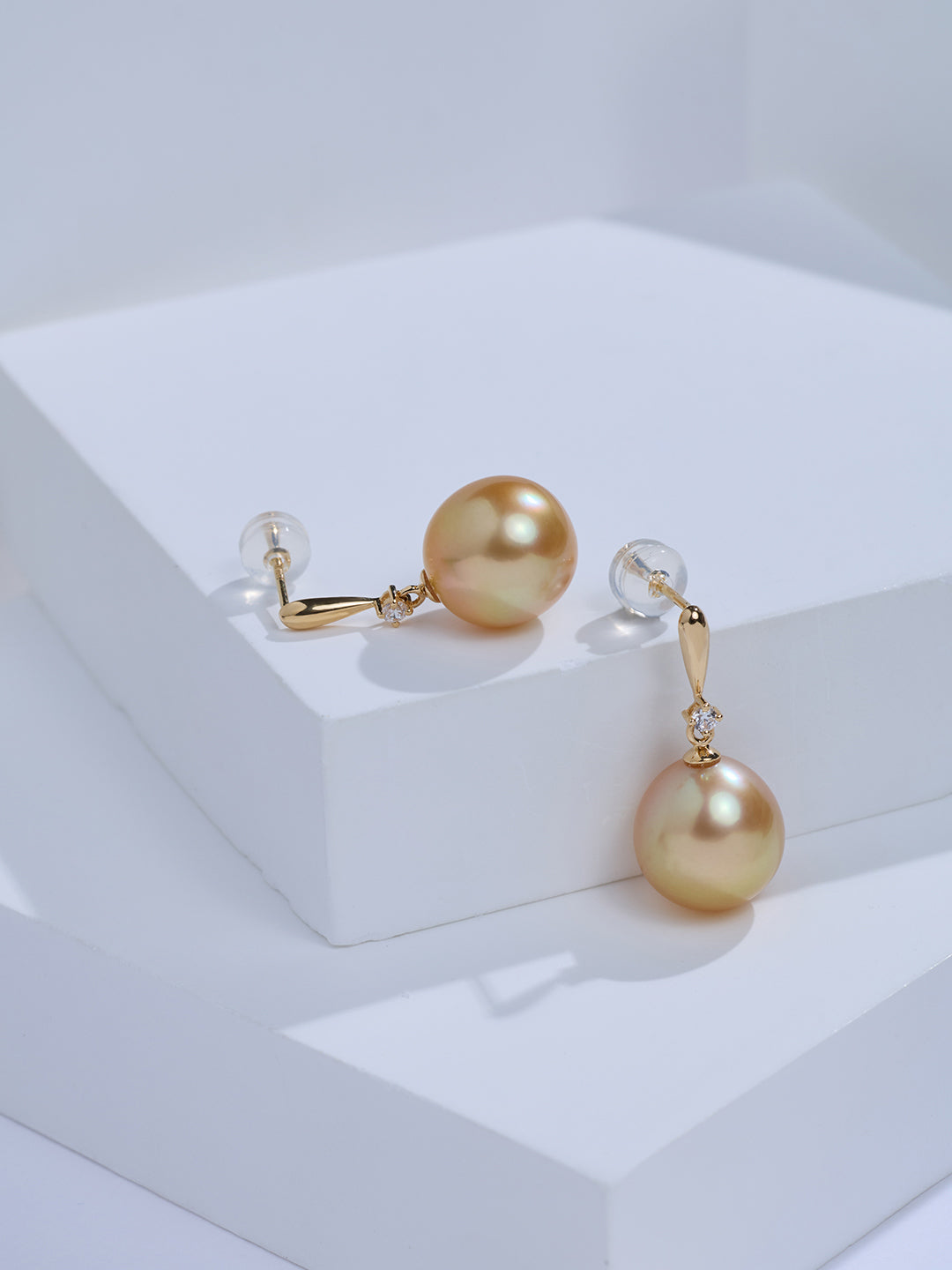 Top Grade 18K South Sea Golden Pearl Earrings KE00321