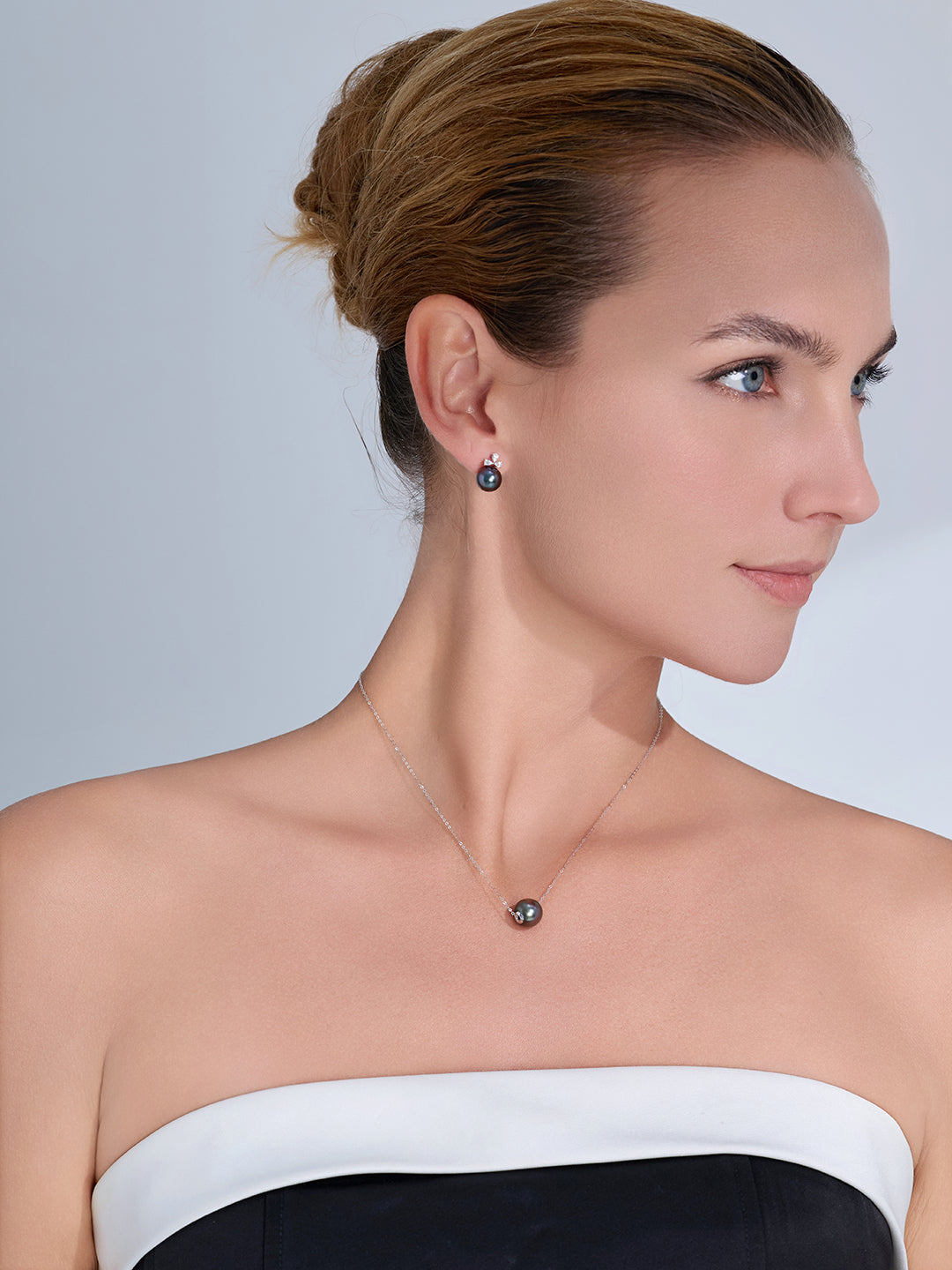 Top Grade 18K Tahitian Pearl Necklace KN00399