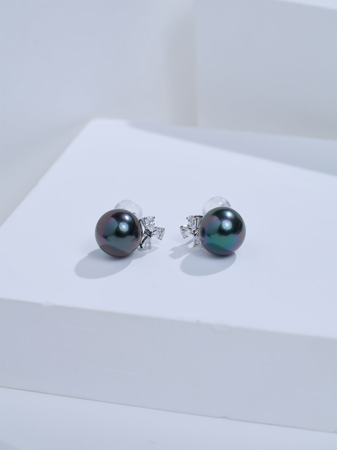 Top Grade 18K Solid Gold﻿ Tahitian Pearl Earrings KE00327