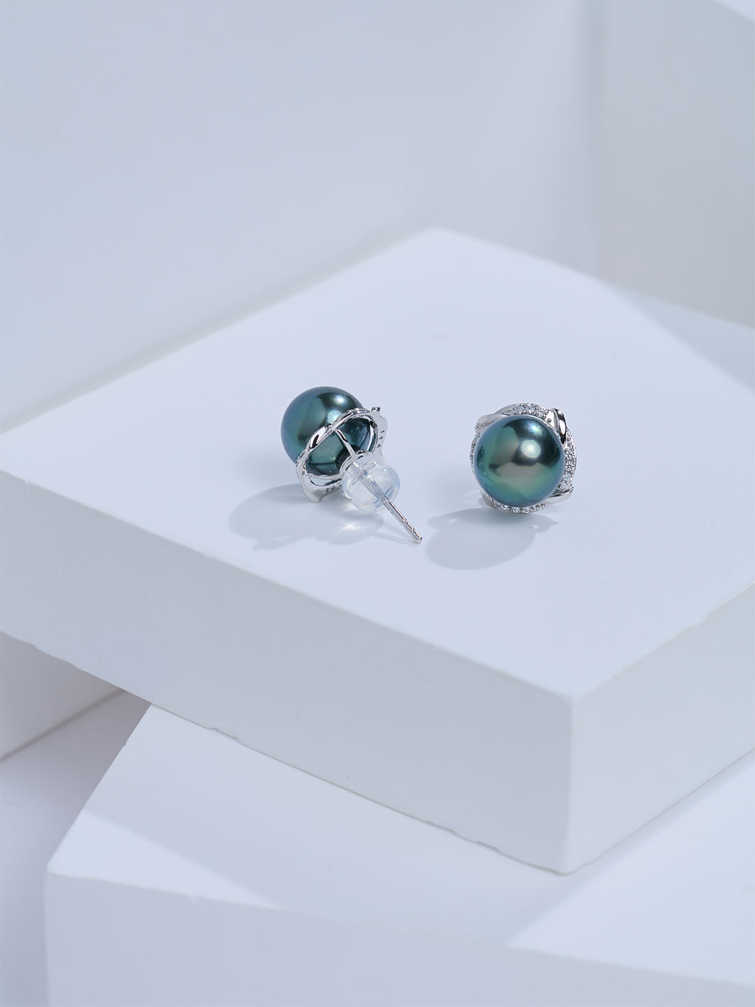 Top Grade 18K Solid Gold﻿ Tahitian Pearl Earrings KE00333