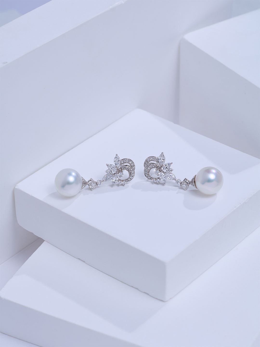 Top Grade 18k Solid Gold Australian White Pearl Earring KE00338