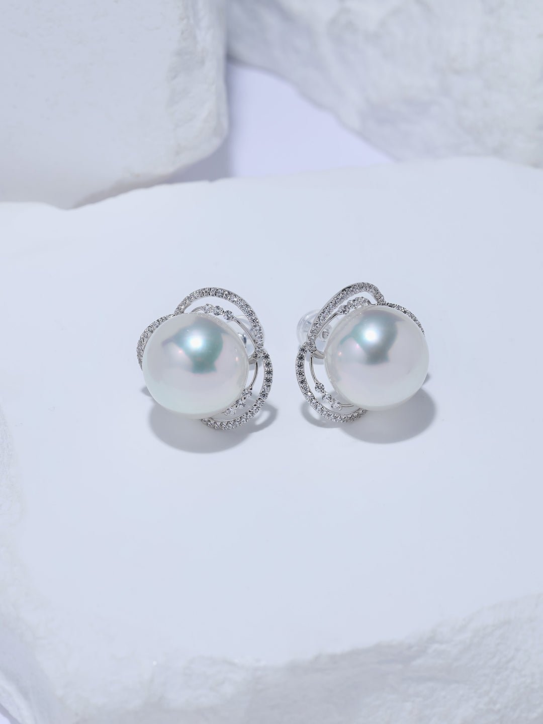 Top Lustre 18k Solid Gold Australian White Pearl Earring KE00359