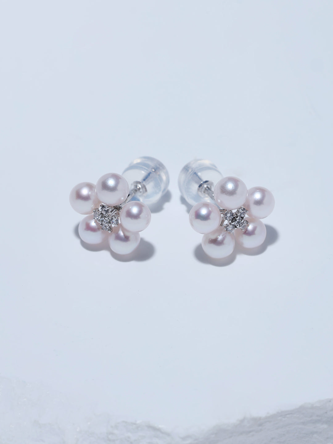 Pendientes de perlas Akoya de oro macizo de 18K de primera calidad KE00361