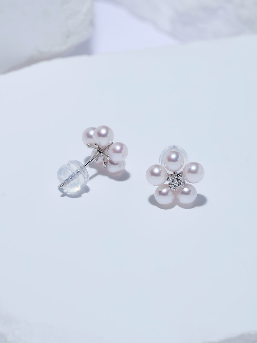 Pendientes de perlas Akoya de oro macizo de 18K de primera calidad KE00361