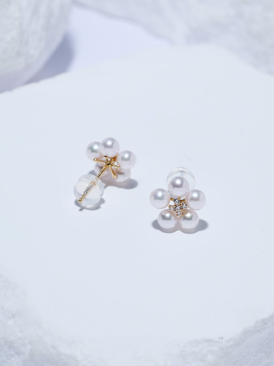 Pendientes de perlas Akoya de oro macizo de 18K de primera calidad KE00362