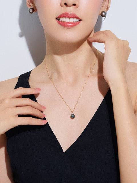 Collana di perle di Tahiti di acqua salata in oro massiccio 18 carati KN00016