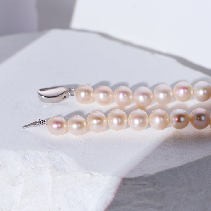 Halskette mit Süßwasserperlen aus 18-karätigem Gold KN00021