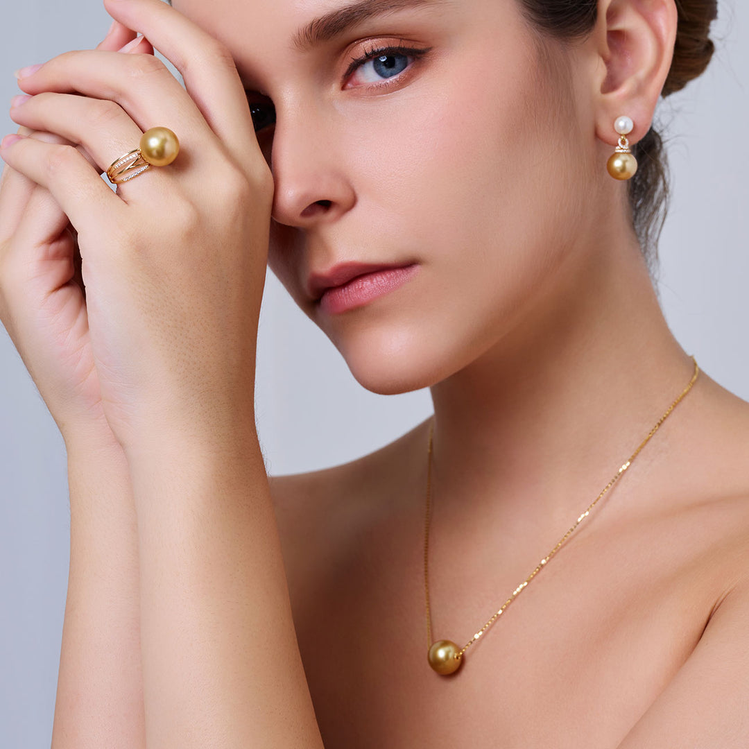 Collier de perles des mers du Sud en or massif 18 carats KN00029