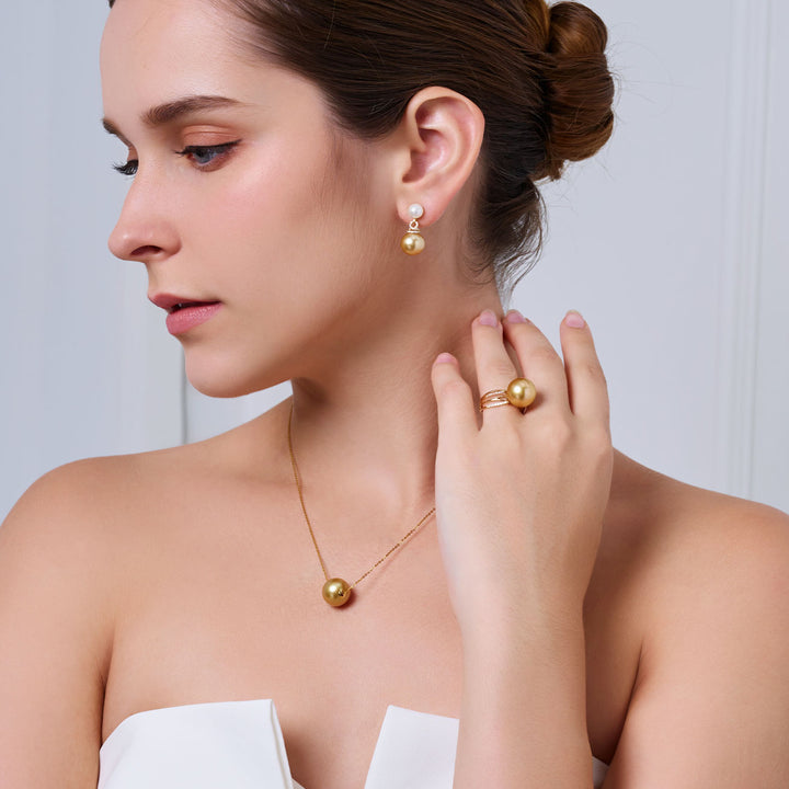 Collier de perles des mers du Sud en or massif 18 carats KN00029