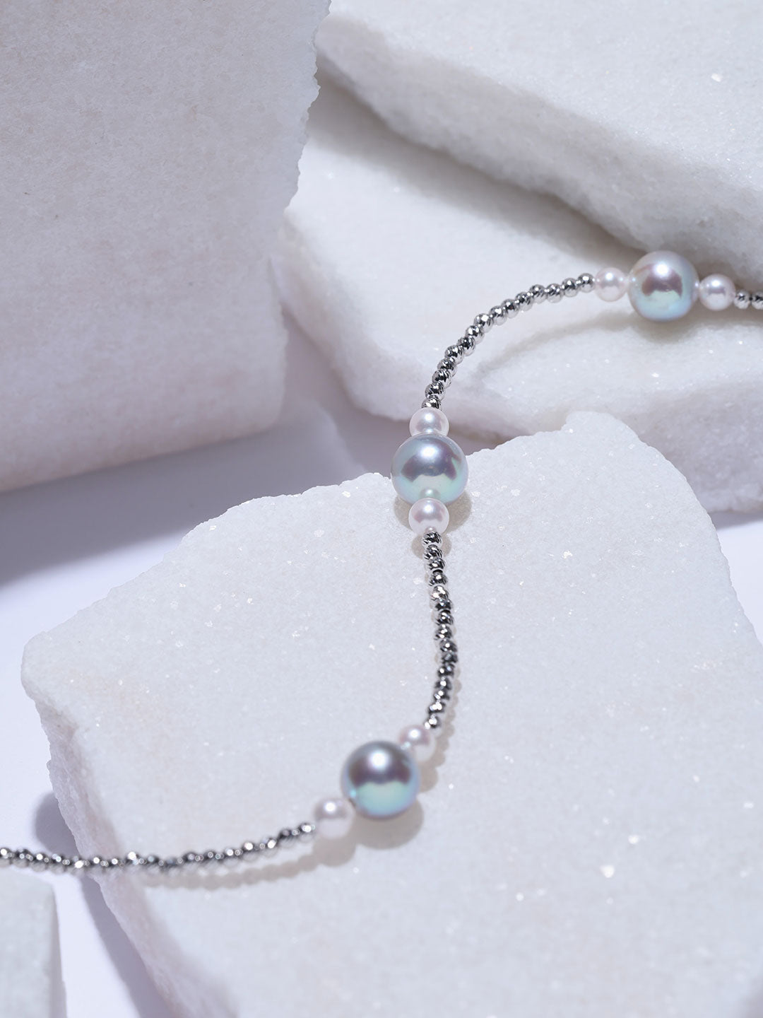 Top Lustre 18K Silver Blue Akoya Pearl Bracelet KB00090| HARMONY