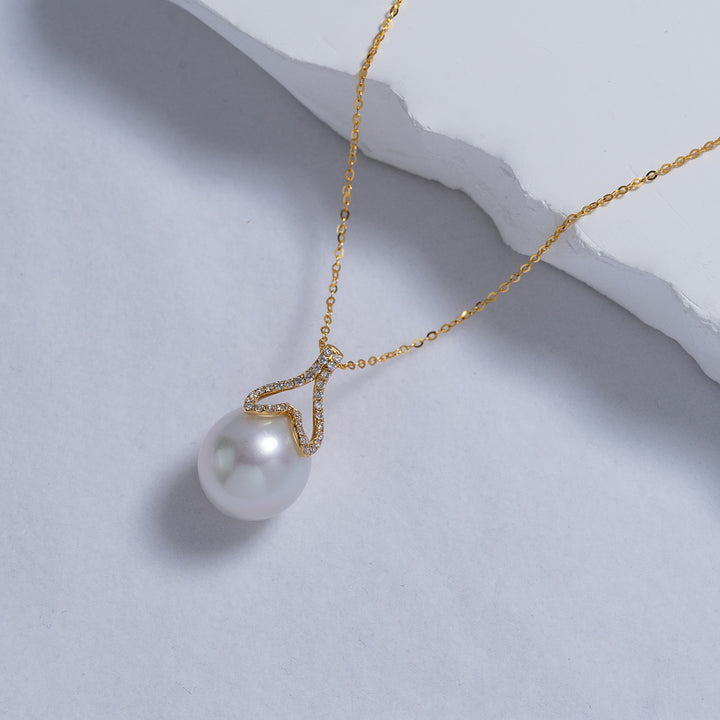 18K Solid Gold Diamond Saltwater Pearl Necklace KN00134 - PEARLY LUSTRE
