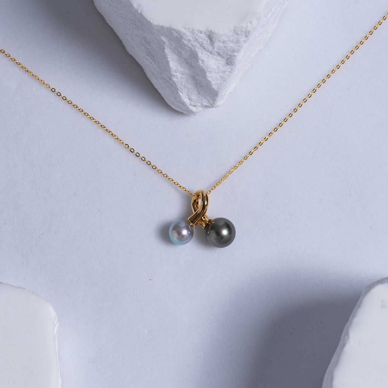 18K Solid Gold Tahitian & Madama Pearl Necklace KN00148 - PEARLY LUSTRE