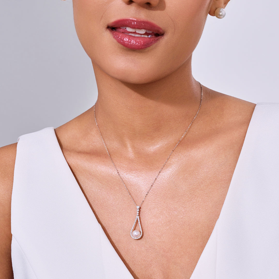 Collier en or massif 18 carats avec perle d'eau douce KN00175