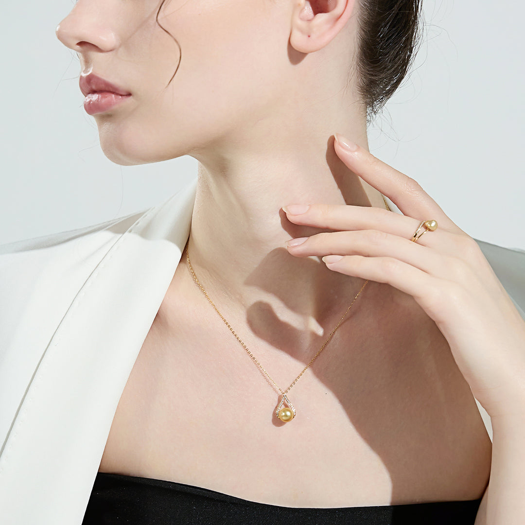 Collana di perle dorate dei Mari del Sud in oro massiccio 18 carati KN00191