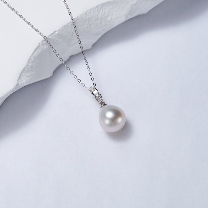 18K Solid Gold Diamond Saltwater Pearl Necklace KN00199 - PEARLY LUSTRE
