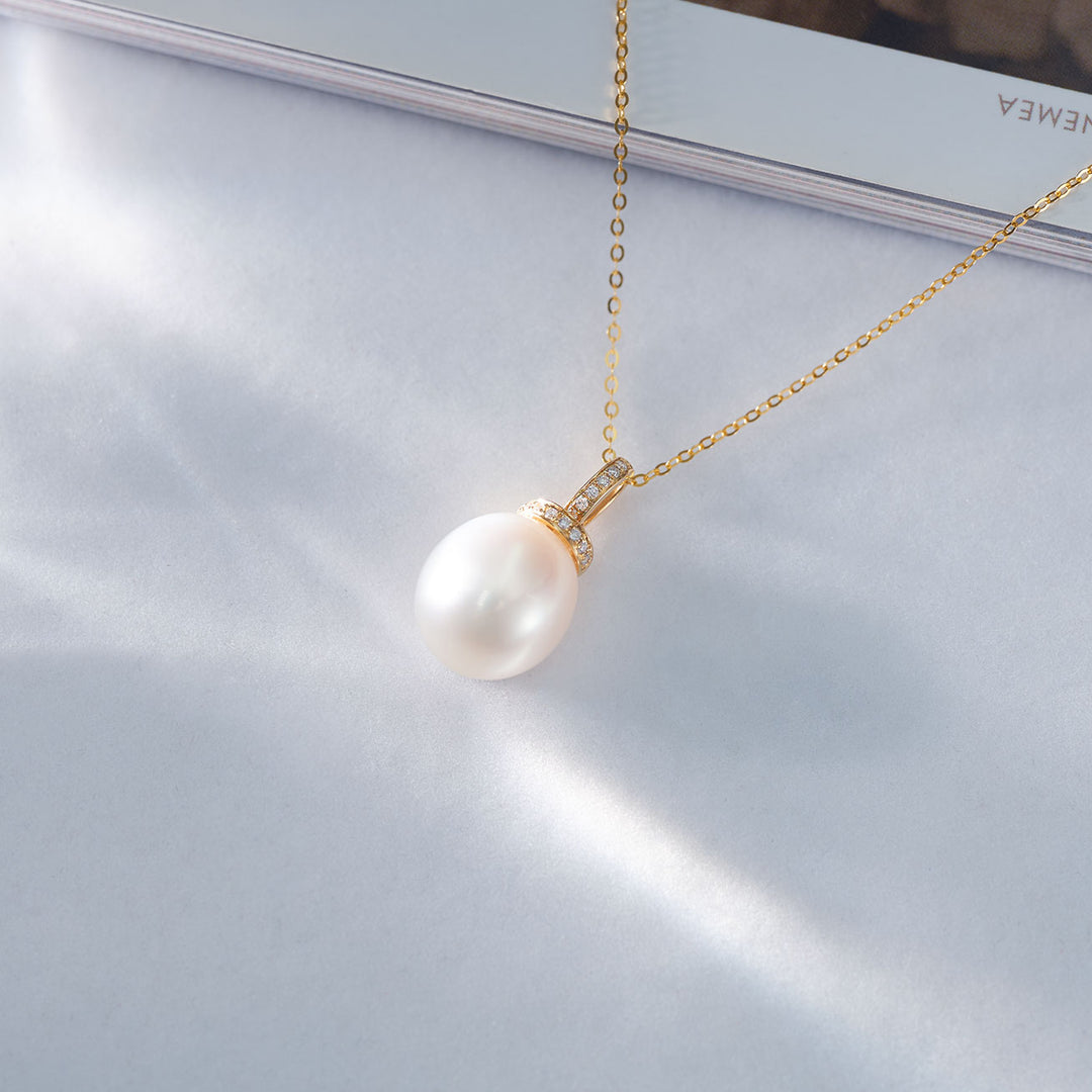 18K Solid Gold Diamond Saltwater Pearl Necklace KN00206 - PEARLY LUSTRE