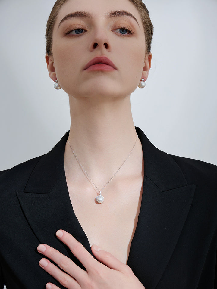Collana di perle bianche australiane dei Mari del Sud in oro massiccio 18 carati KN00230
