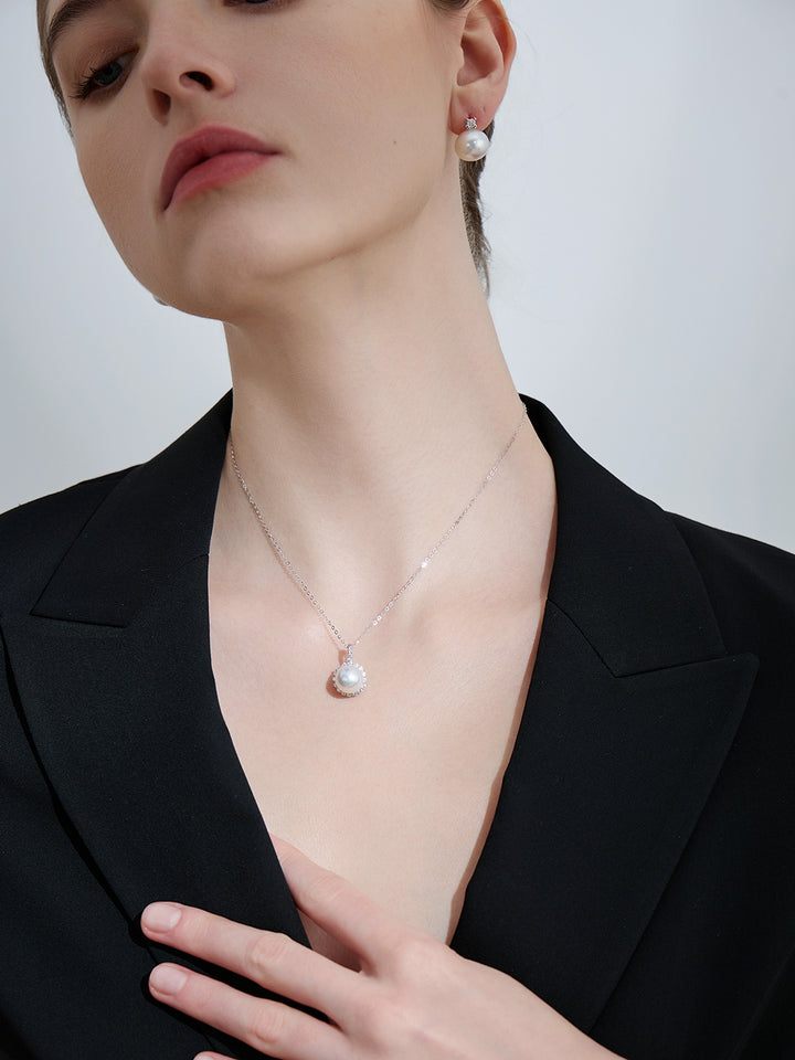 Collana di perle bianche australiane dei Mari del Sud in oro massiccio 18 carati KN00230