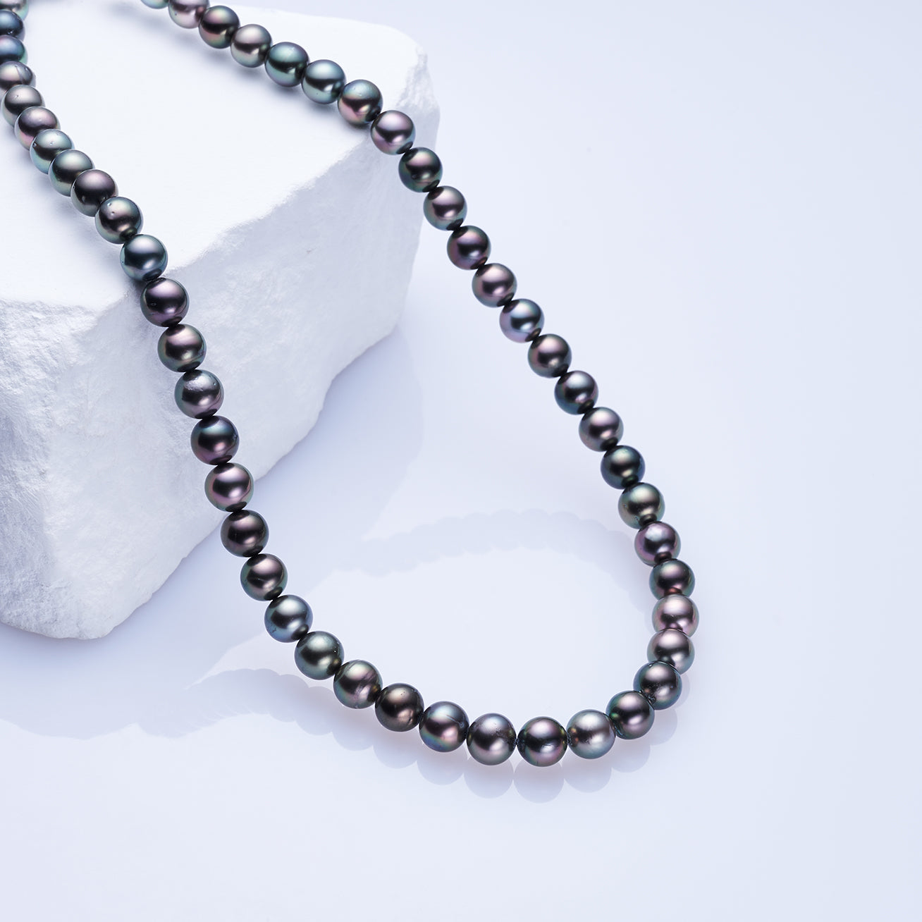 18k Solid Gold Aurora PEACOCK Tahitian Pearl Necklace KN00234 - PEARLY LUSTRE