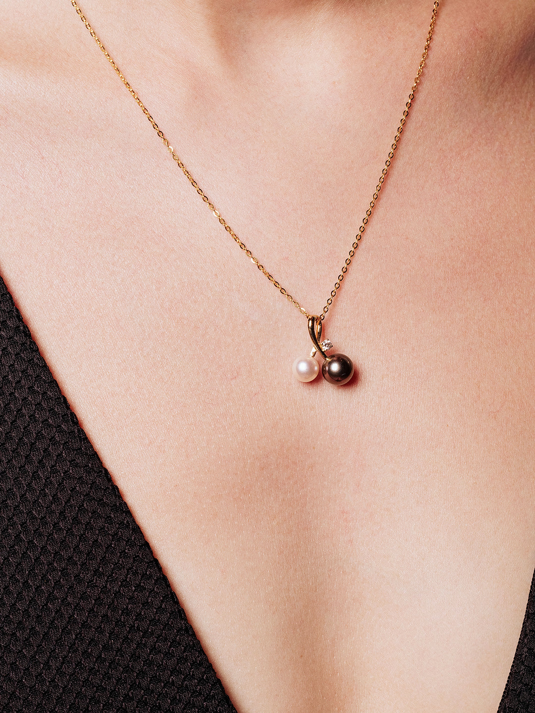 Collar de Perlas de Agua Salada con Diamantes en Oro Sólido de 18 Quilates KN00236 | ARMONÍA