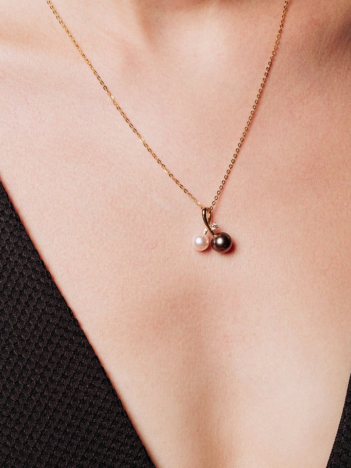 Collar de Perlas de Agua Salada con Diamantes en Oro Sólido de 18 Quilates KN00236 | ARMONÍA