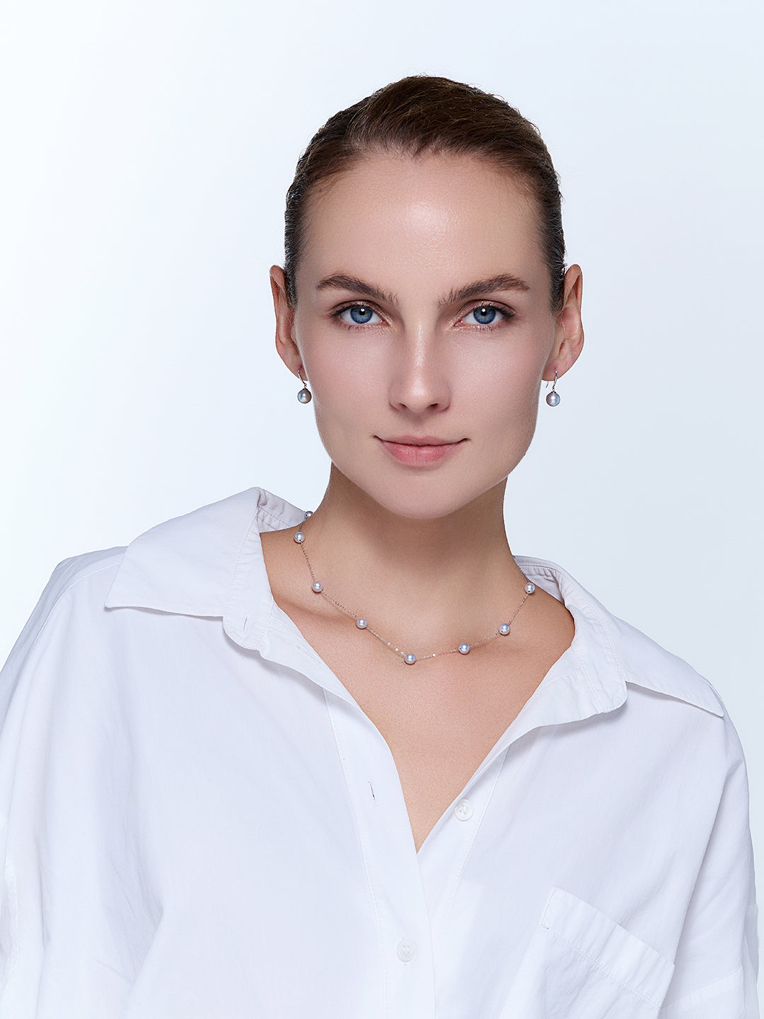 Collier de perles Akoya bleues en or massif 18 carats et argent KN00241