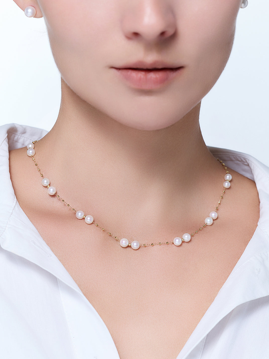 Collar de perlas Akoya de oro macizo de 18 k KN00242