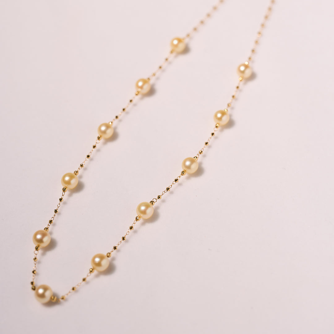 Collier de perles Akoya en or massif 18 carats KN00259