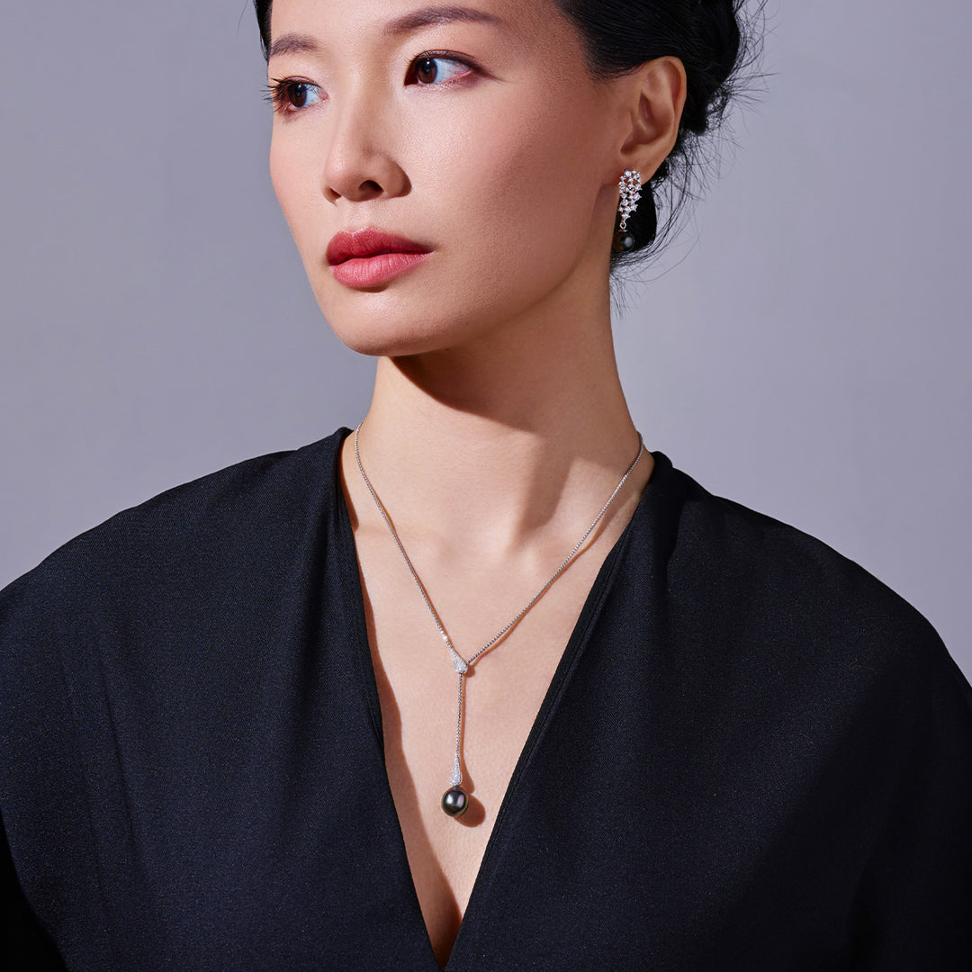 18k Solid Gold Diamond Tahitian Pearl Necklace KN00281