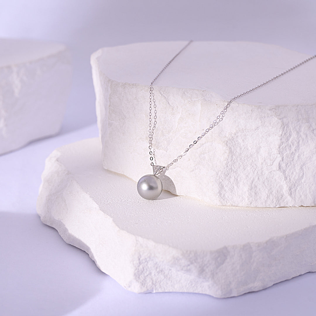 18k Solid Gold Diamond Tahitian Pearl Necklace KN00285