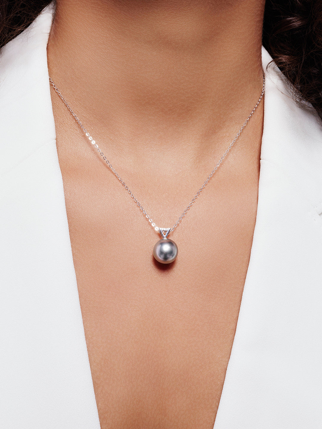 Collana di perle di Tahiti con diamanti in oro massiccio 18 carati KN00285