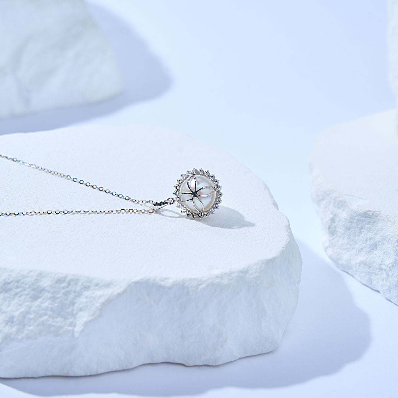 【新品】オーストラリアの白い海水真珠のペンダント12-13mm 桜色透き白い 滑らか 強い光沢 中国国家検査証明書SG46 ポイント10倍パール ネックレス 淡水 真珠 大珠 10-10.5