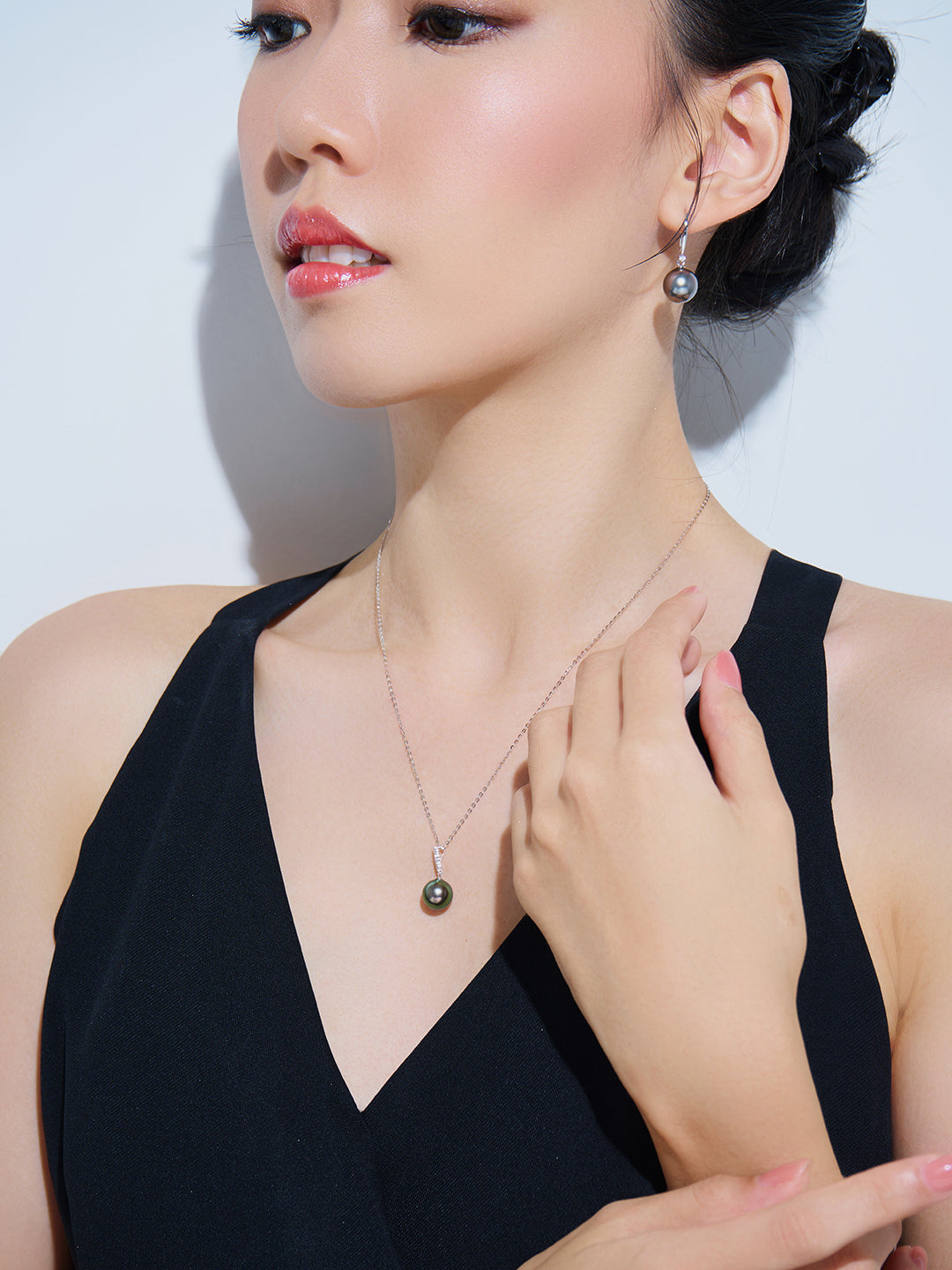 18K Solid Gold Exceptional Saltwater Tahitian Pearl Necklace KN00312