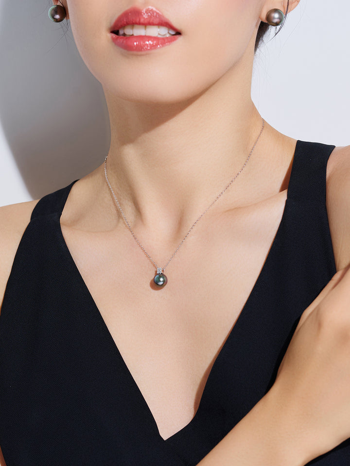 Collar excepcional de perlas tahitianas de agua salada de oro macizo de 18K KN00314