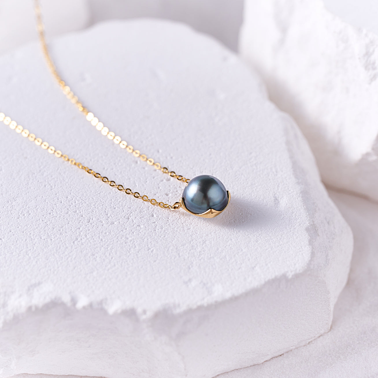 18K Gold Mabe Pearl Necklace KN00341 | DOME - PEARLY LUSTRE